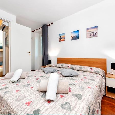 Havana - Apartment With Sea View Rovinj Exteriör bild