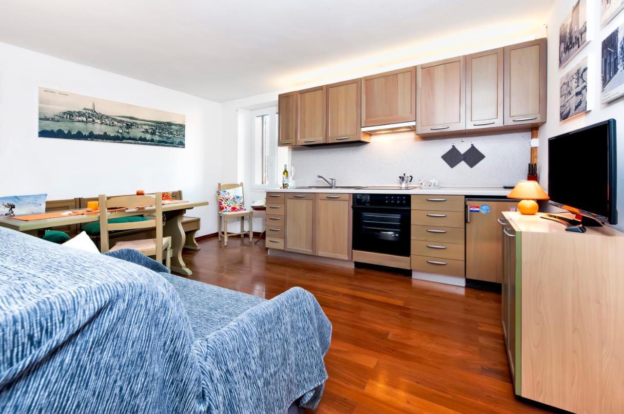 Havana - Apartment With Sea View Rovinj Exteriör bild